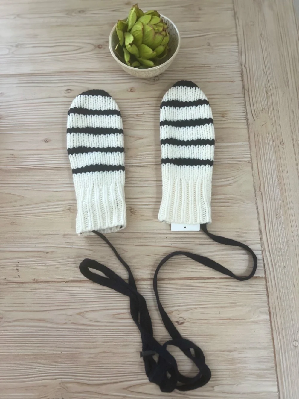 Rag & Bone Sam Mittens NWT Ivory Navy Striped Lambswool Mittens